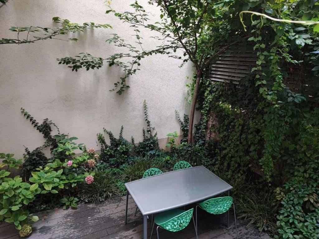 With Unique 40m2 Garden & Self Check In Apartamento *