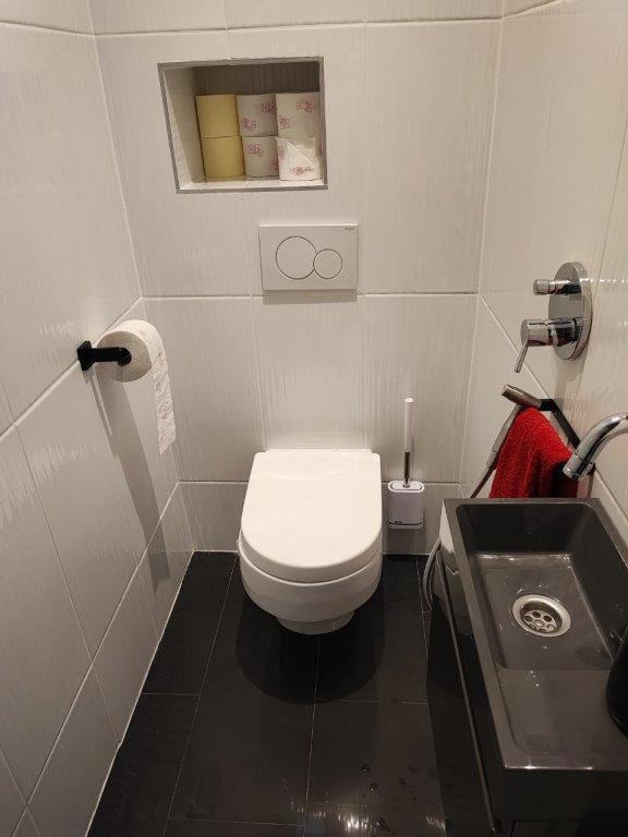 With Unique 40m2 Garden & Self Check In Apartamento Viena